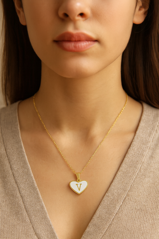 buchstabe-v-goldkette