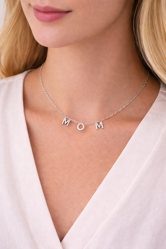 kette-mit-3-buchstaben-silber