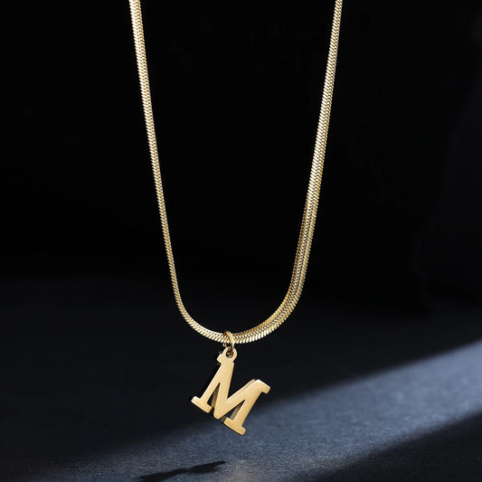Kette Buchstabe M Gold