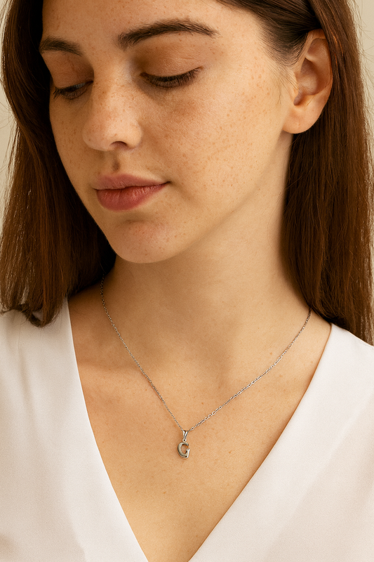 halsketten-anhanger-mit-gravur-buchstabe-g-silber